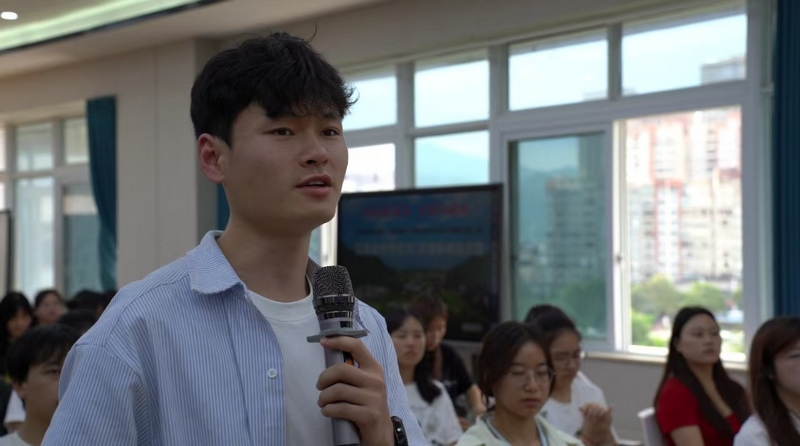 李生辉同学提问。